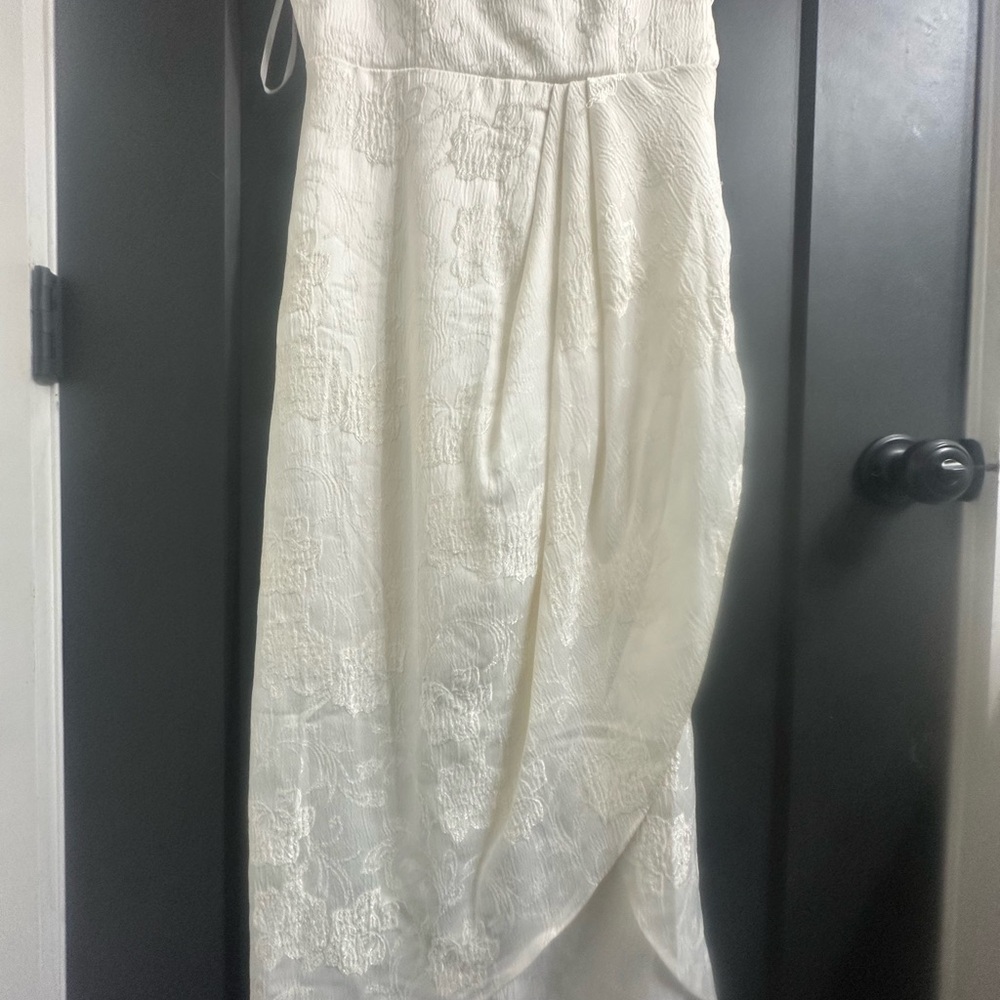 Elegant White/Cream Strapless Dress